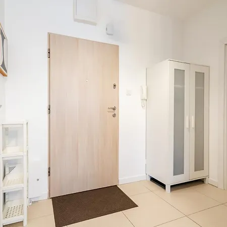 Апартаменты Live Z Ogrodem, Parking, Grill Лодзь