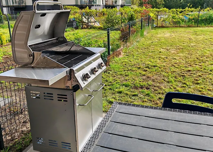 Lägenhet Live Z Ogrodem, Parking, Grill Łódź